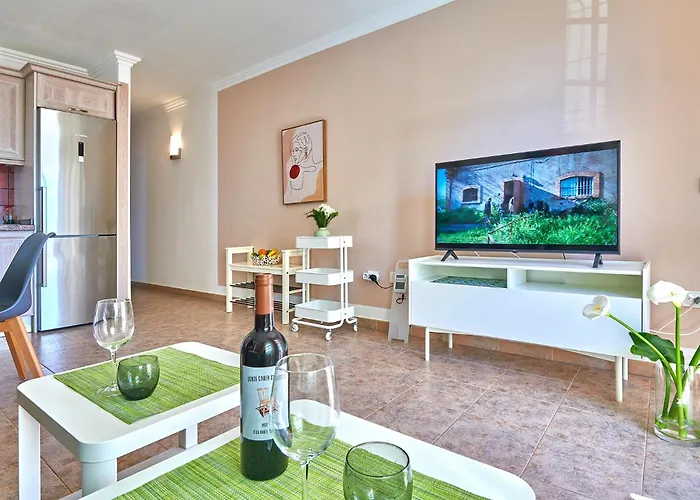 Romero Apartment *